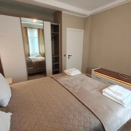 Fly&stay Aeroport Apartman